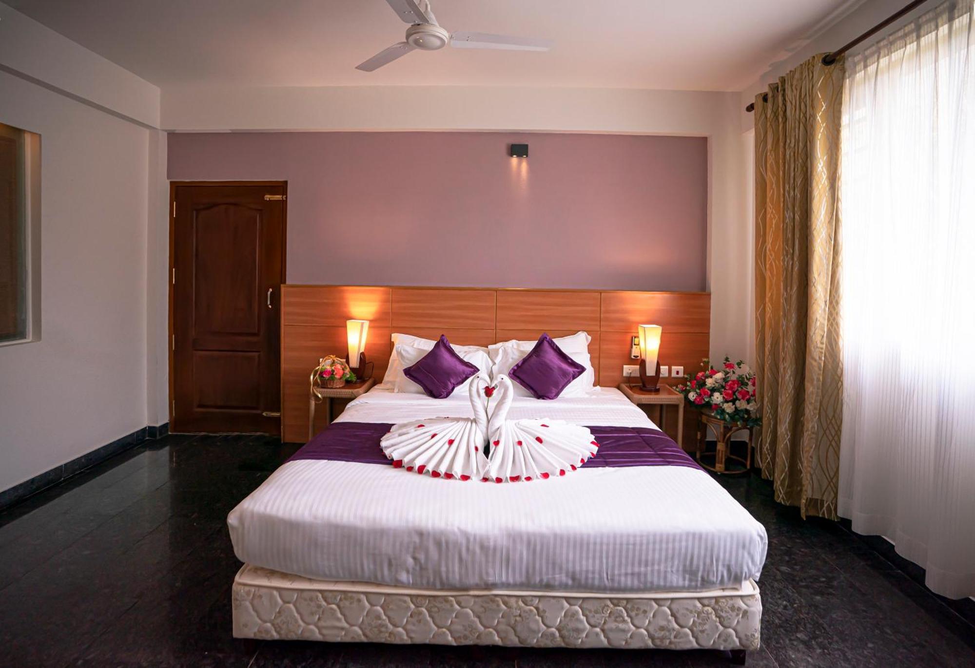 Peppervine Hotel Thekkady Szoba fotó